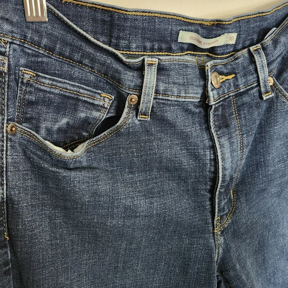 Levis Classic Straight Dark Wash size 10 - Picture 2 of 9